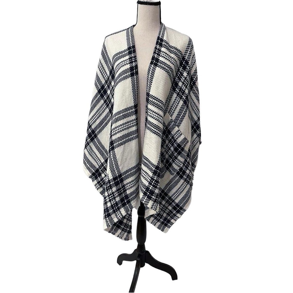 Abercrombie & Fitch Poncho Wrap | Navy & Cream Plaid Knit | One Size
